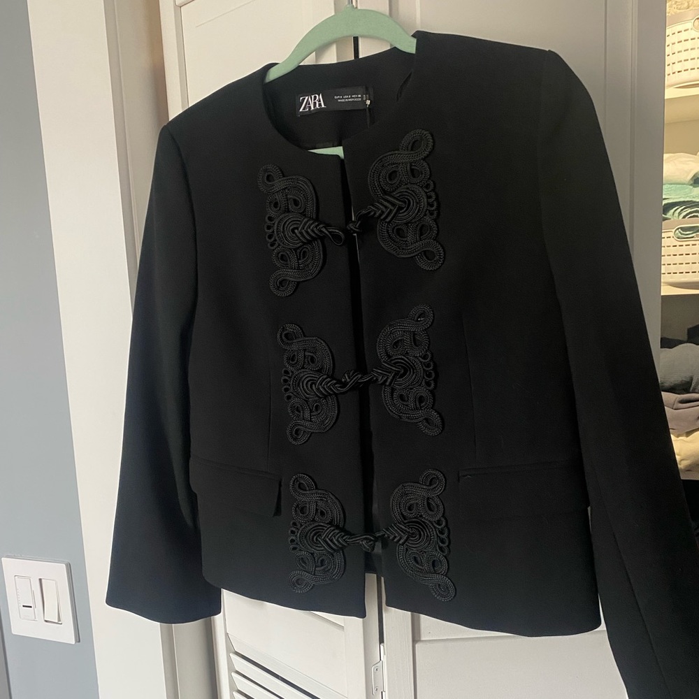 Embroidered blazer